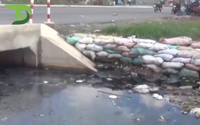 Mùa mưa dễ nghẹt cống