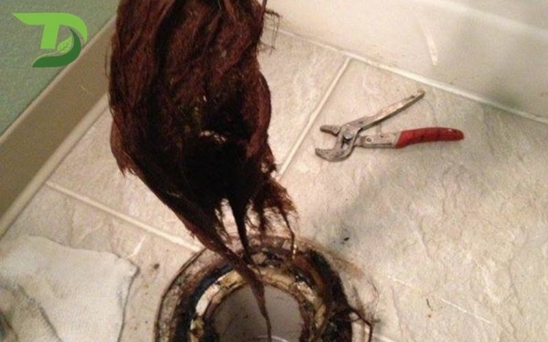 Nghẹt cống do rác tóc