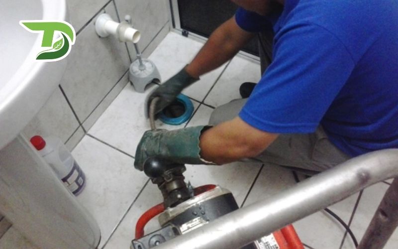 Thông bồn cầu Châu Đức