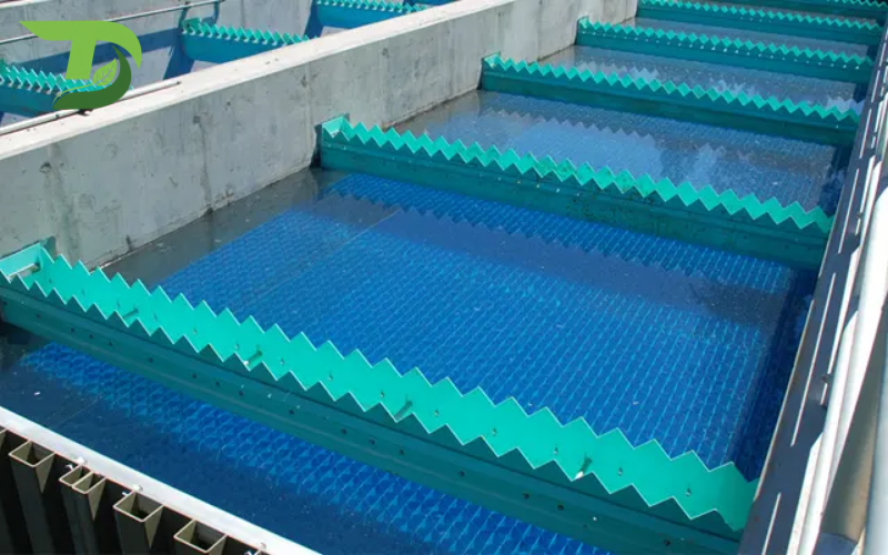 Bể lắng nước thải